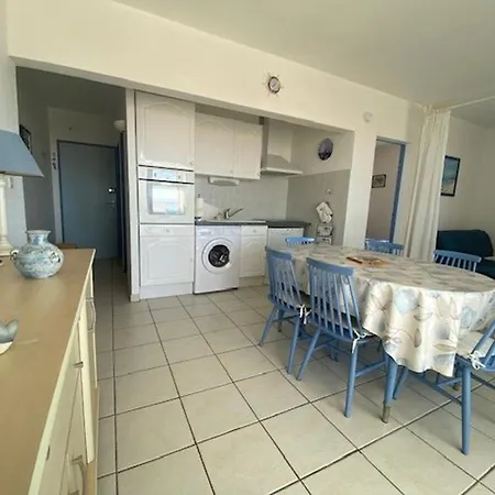 Apartment Grand T2 Avec Loggia, Parking Prive, Proche Et Commerces - Fr-1-782-54